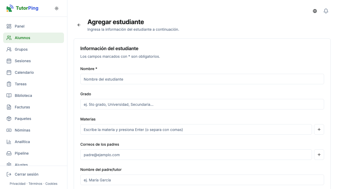 Formulario de nuevo alumno con nombre, grado, materias y campos de padre/madre