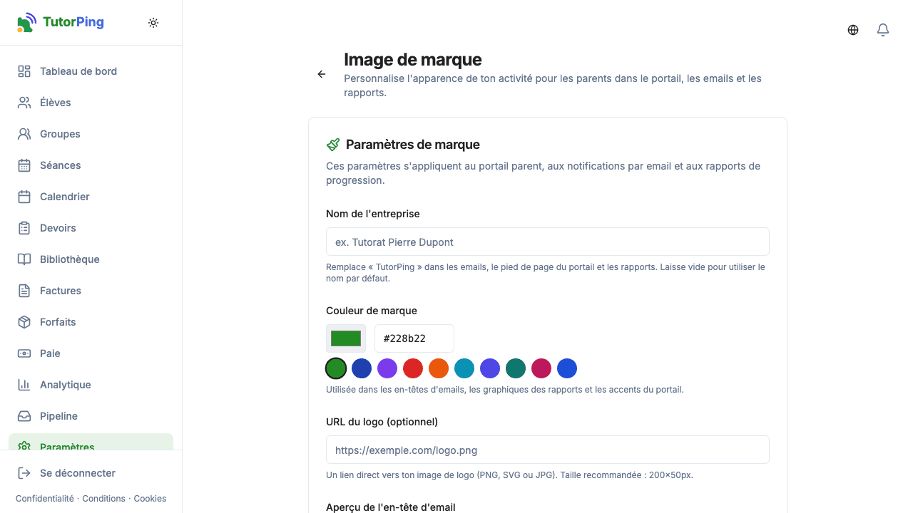 Paramètres de marque montrant le téléversement de logo et le sélecteur de couleur